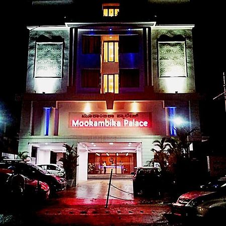 Hotel Mookambika Palace Kolluru Bagian luar foto