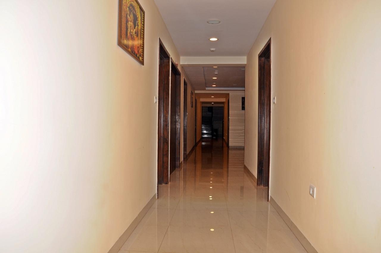 Hotel Mookambika Palace Kolluru Bagian luar foto