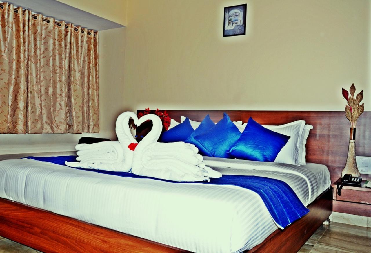 Hotel Mookambika Palace Kolluru Bagian luar foto