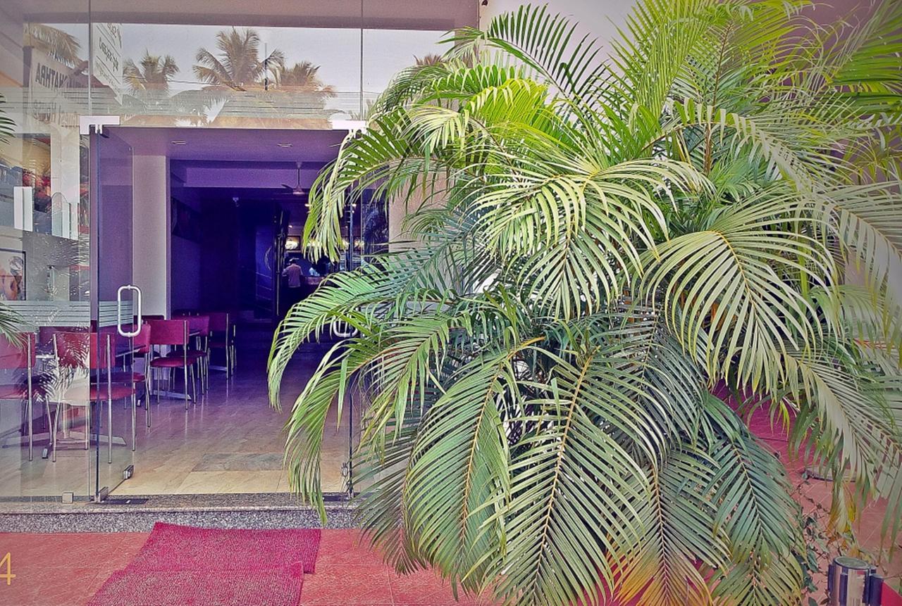 Hotel Mookambika Palace Kolluru Bagian luar foto